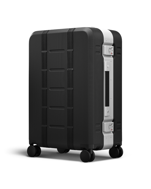 Ramverk Pro Check-in Luggage Medium Silver