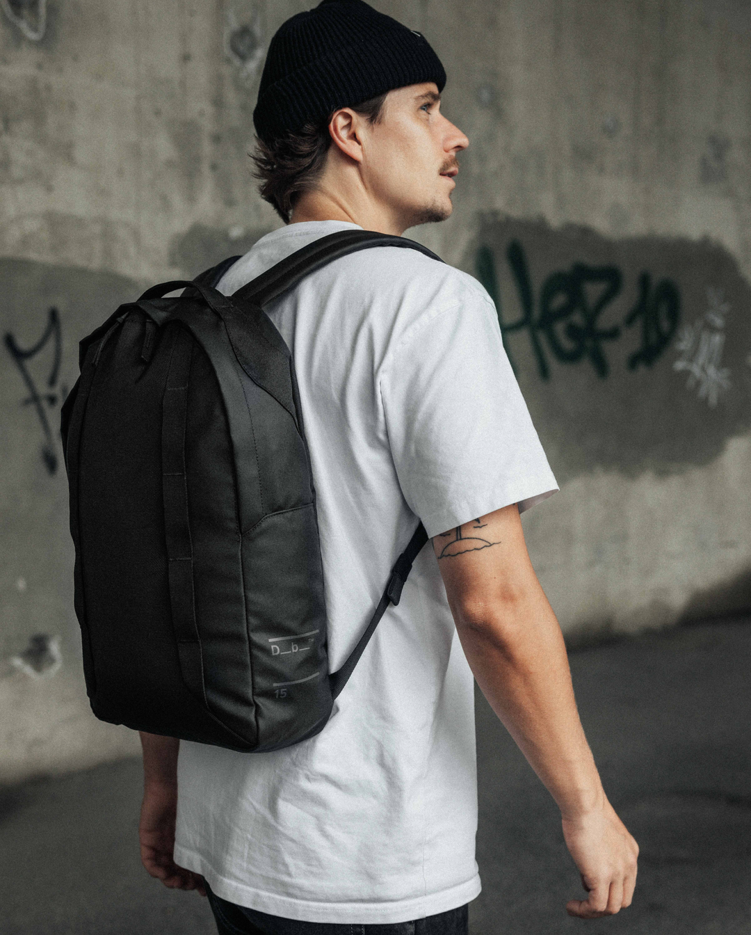 Skate Essential Backpack 15L Black Out