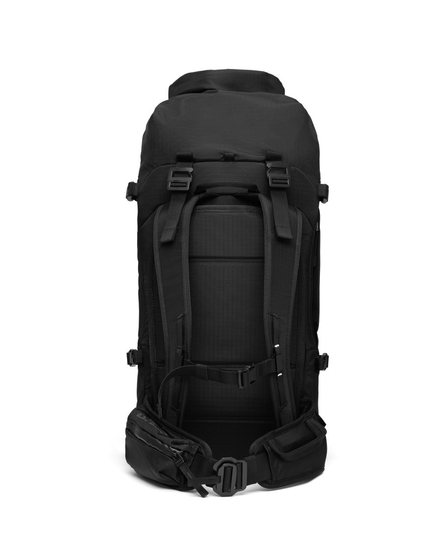 Snow Pro Backpack 25L Black Out-10.png