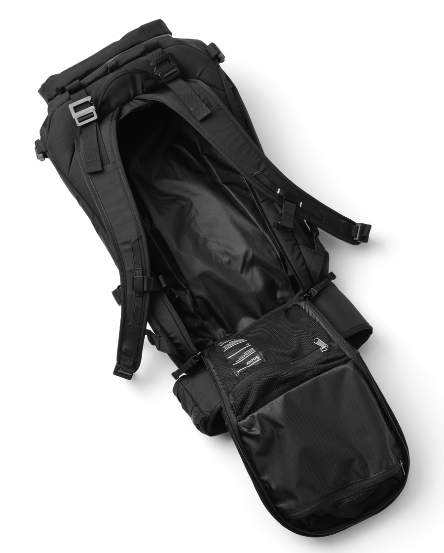 Snow Pro Backpack 25L Black Out-3.png