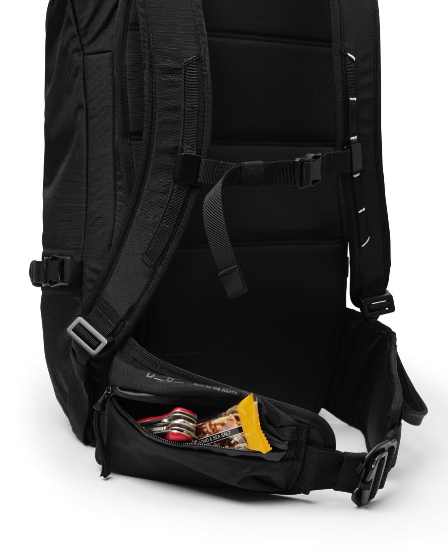 Snow Pro Backpack 25L Black Out-7.png