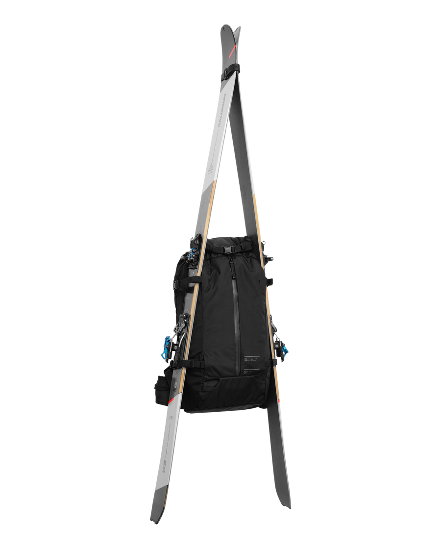 Snow Pro Backpack 32L-2.png