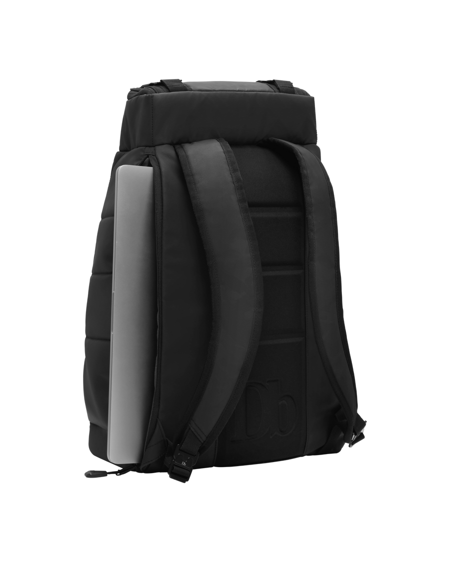 TheStrom25LBackpack-12_1_1_a700a422-1961-4b06-8471-58619cf8054e.png