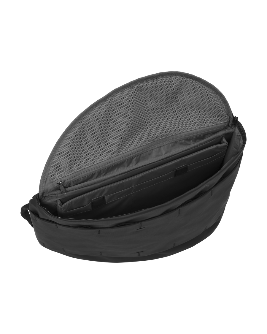 TheVinge15LBackpack-7_8dd08ee9-9438-47c1-8cd4-aa7ab016d4ea.png